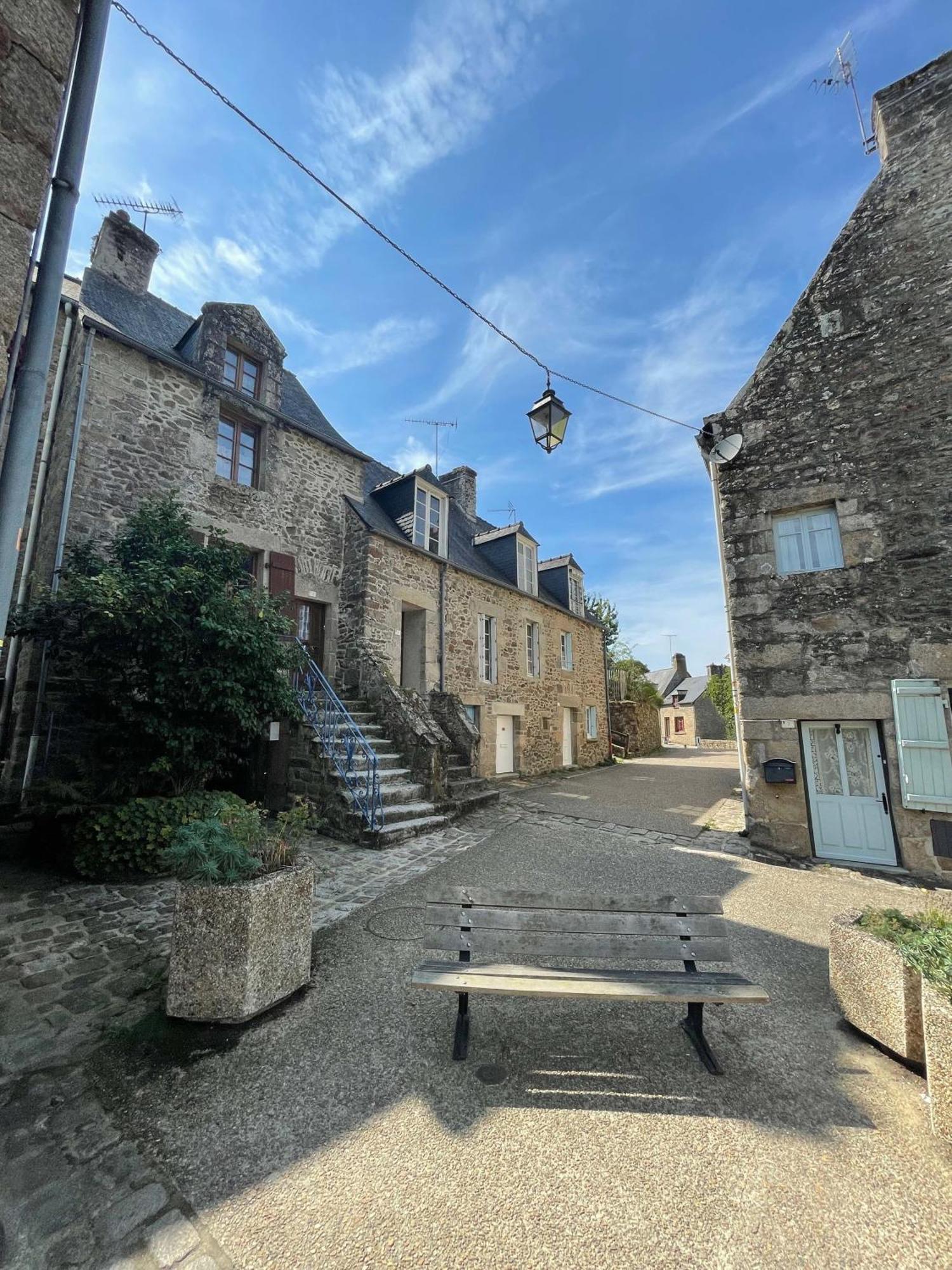 Impasse Des Mysteres - La Maison Des Sorciers Lehon/Dinan Exteriér fotografie