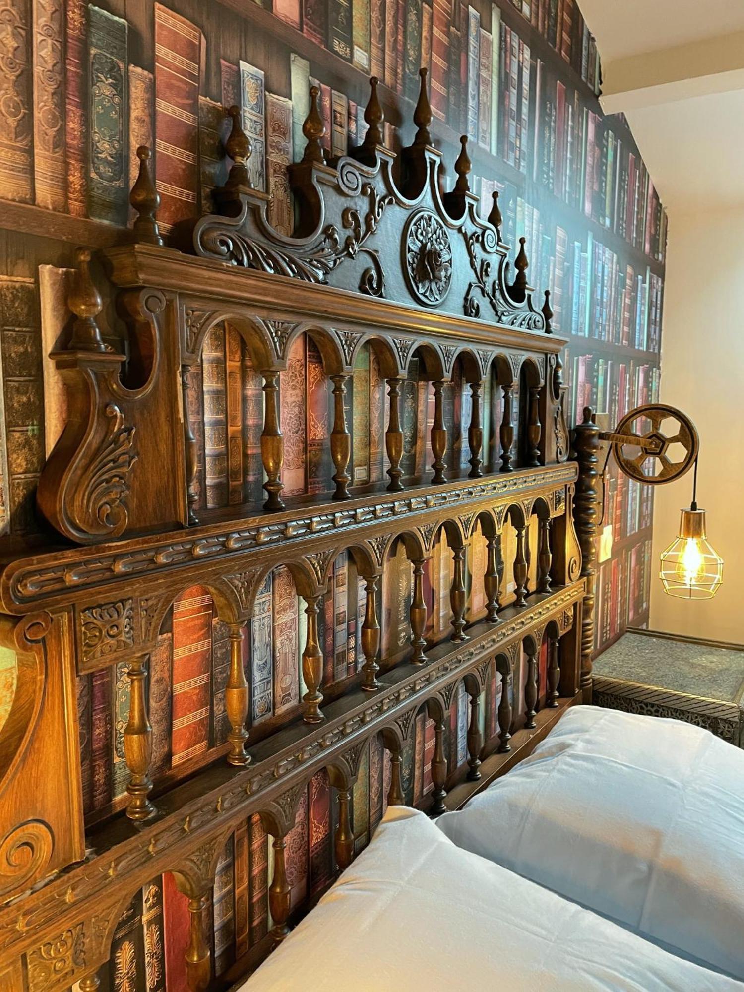 Impasse Des Mysteres - La Maison Des Sorciers Lehon/Dinan Exteriér fotografie